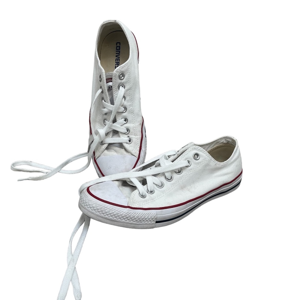 White Converse Low Tops almost new size 11 women or size 9 men